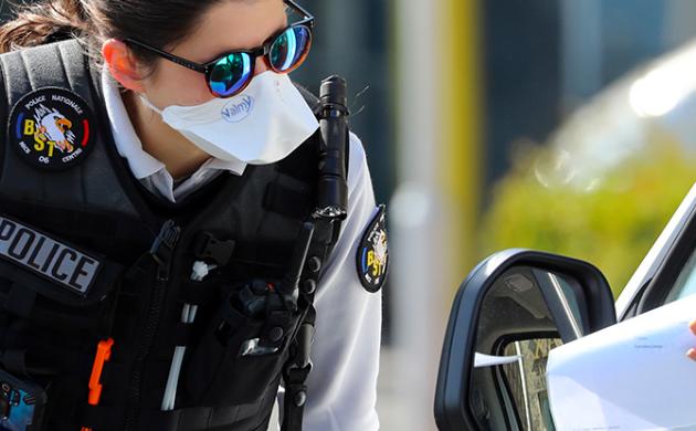 La défiance, cet autre virus qui contamine la France
