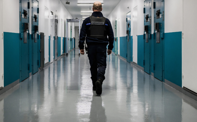 [À contrevoix] - Faut-il moins de prison en France ? 
