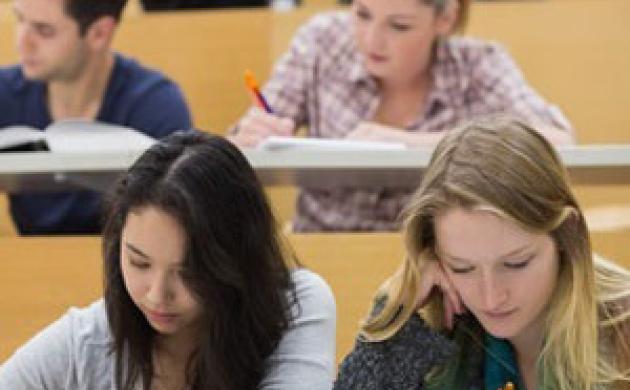 Enseignement en anglais à l’université : peut-on vraiment s’offrir le luxe d’en débattre ?