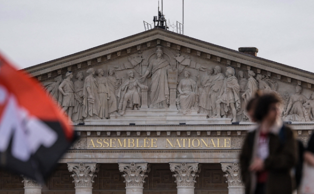 Moins de pessimisme mais plus de défiance politique : les singularités françaises à la loupe