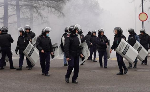 Kazakhstan in Crisis: Politics and Geopolitics 
