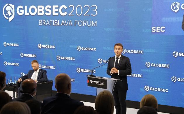 [Le monde vu d'ailleurs] - Le discours d'Emmanuel Macron à Bratislava - Humilité stratégique et ambition européenne 