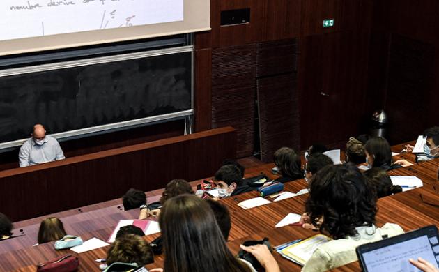 Réussite et échec en premier cycle universitaire en France, comment en juger ?