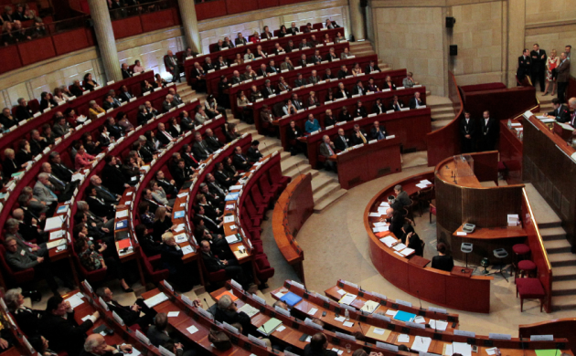 Un nouveau séquençage du temps politique : remède à la polarisation ?