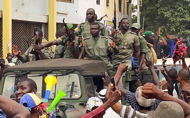 Coup d’État au Mali : Barkhane à l’épreuve ?