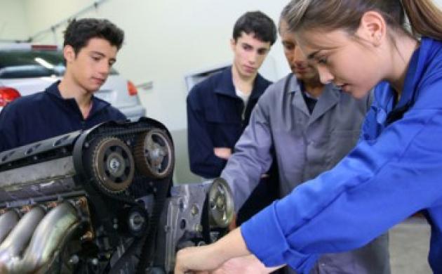 Favoriser l’apprentissage pour lutter contre le chômage des jeunes