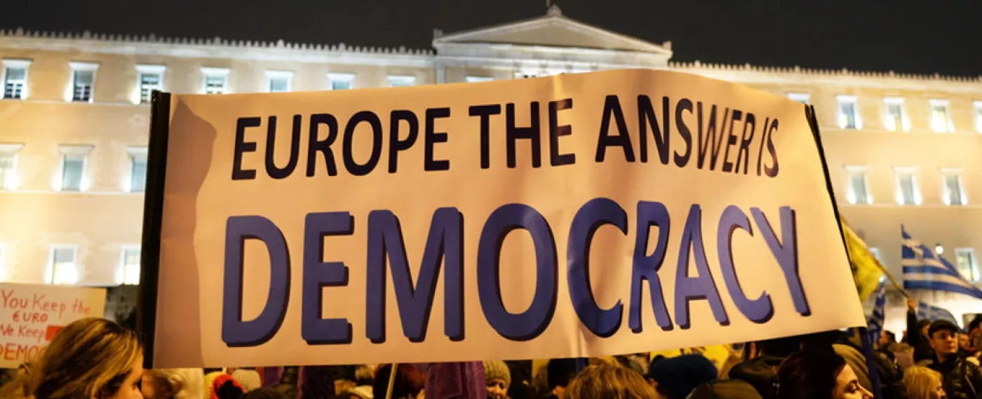 Doute démocratique : comparaison de deux études sur la perception de la démocratie dans le monde