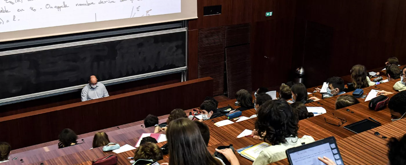 Réussite et échec en premier cycle universitaire en France, comment en juger ?