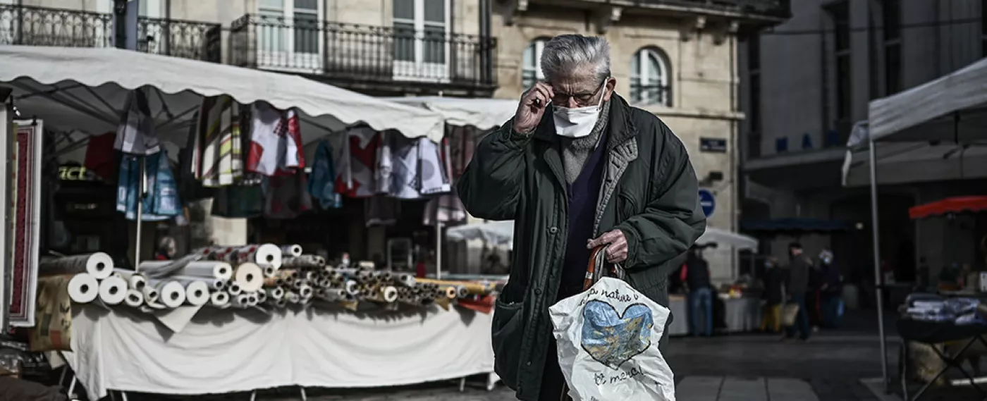 Durcir le confinement des seniors : sortir du débat par le haut