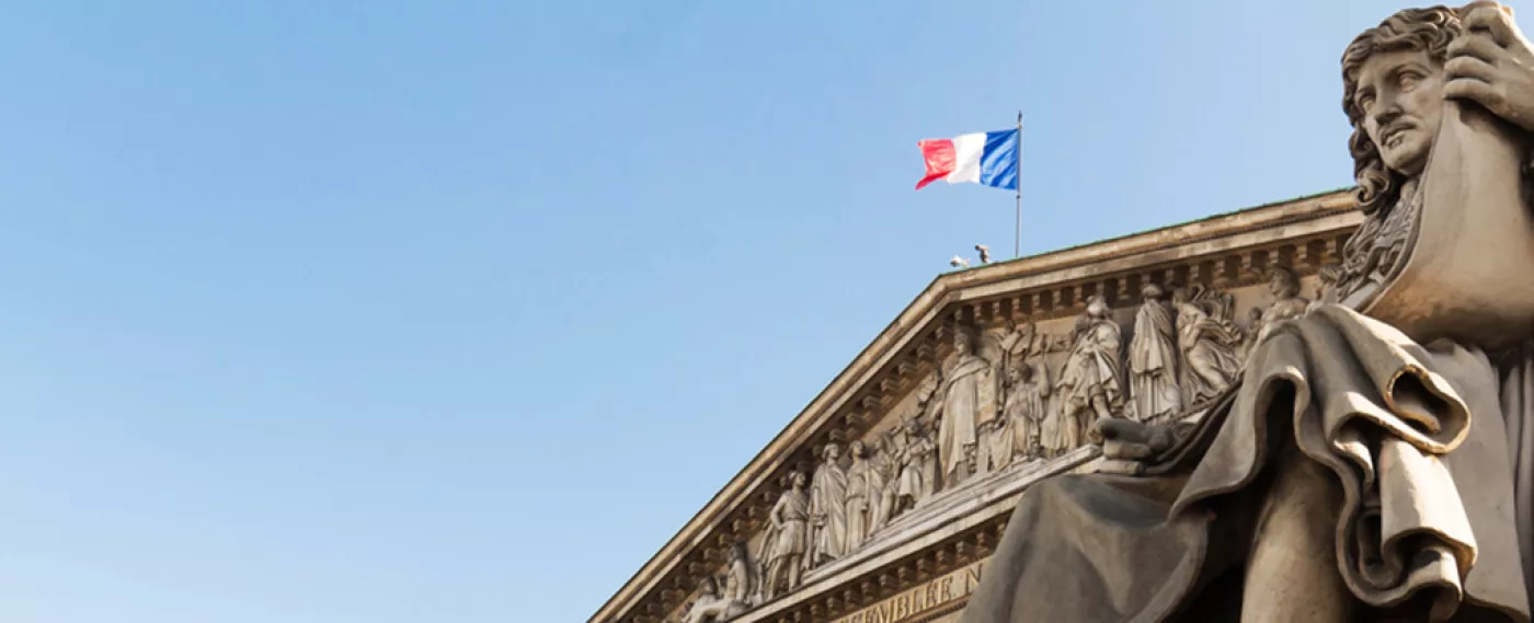La Ve République, revue et corrigée par Emmanuel Macron