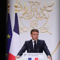 Diplomatie française : un "moment 1956" ?