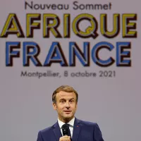 Au sommet Afrique-France, un jeu d’équilibriste pour Emmanuel Macron