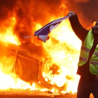The Persistence of the "Yellow Vest" Movement