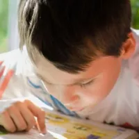 Le temps consacré à l’apprentissage de la lecture, facteur clef dans la lutte contre l’échec scolaire