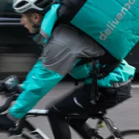 Livreurs Deliveroo : empêcher la sortie de route