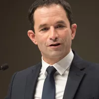 Les quatre points à retenir du programme de Benoît Hamon