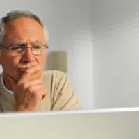 Qui sont ces seniors qui travaillent ? Et pourquoi le font-ils ?